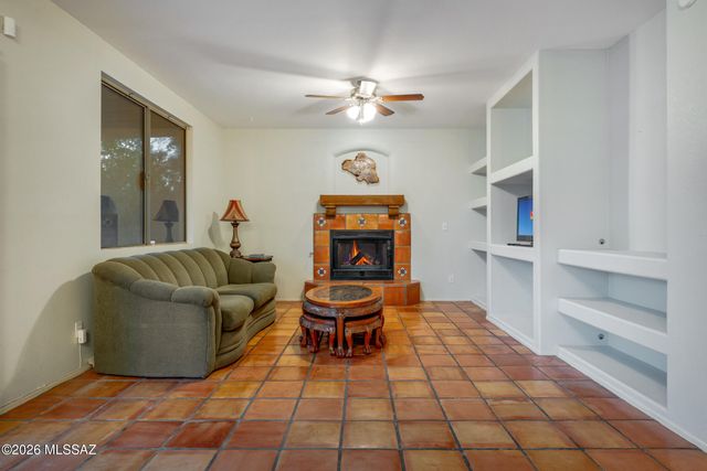 2711 W Camino De La Caterva, Tucson, AZ 85742