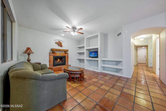 2711 W Camino De La Caterva, Tucson, AZ 85742