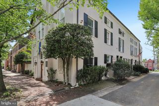 10 MUIRS CT, Alexandria, VA 22314