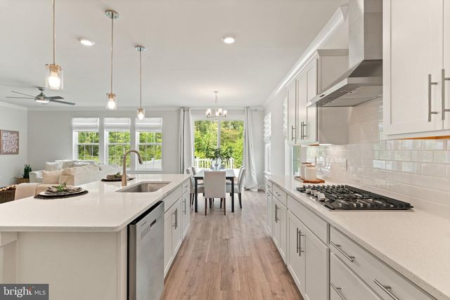 808 LONG MEADOW DR, Fredericksburg, VA 22406