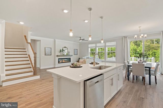 808 LONG MEADOW DR, Fredericksburg, VA 22406