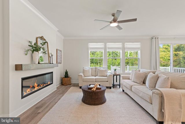 808 LONG MEADOW DR, Fredericksburg, VA 22406
