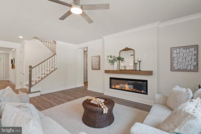 808 LONG MEADOW DR, Fredericksburg, VA 22406