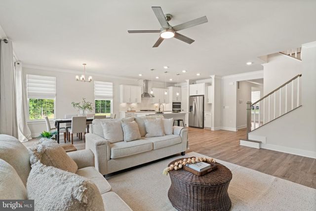 808 LONG MEADOW DR, Fredericksburg, VA 22406