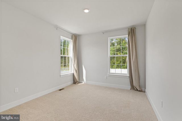 808 LONG MEADOW DR, Fredericksburg, VA 22406