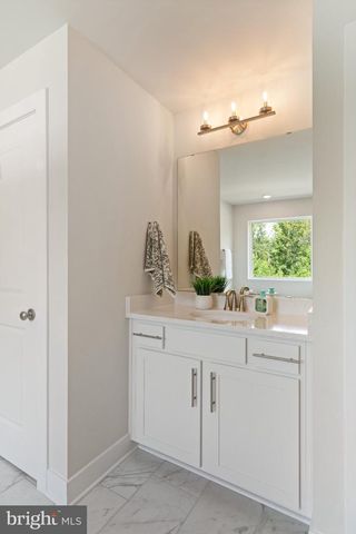 808 LONG MEADOW DR, Fredericksburg, VA 22406