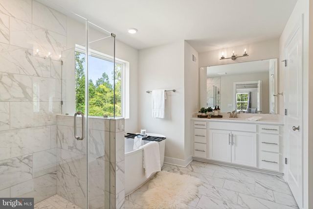 808 LONG MEADOW DR, Fredericksburg, VA 22406