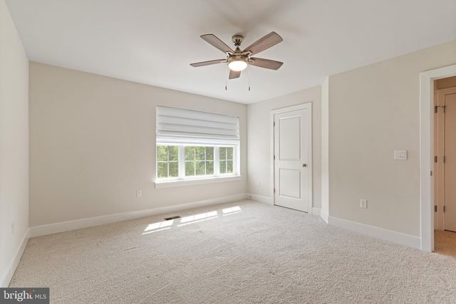 808 LONG MEADOW DR, Fredericksburg, VA 22406