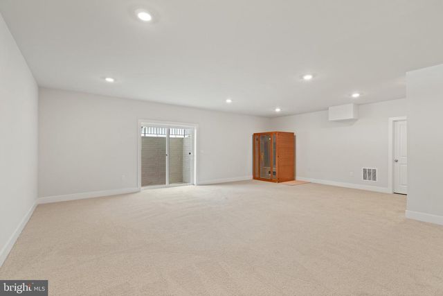 808 LONG MEADOW DR, Fredericksburg, VA 22406