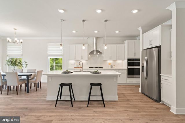 808 LONG MEADOW DR, Fredericksburg, VA 22406