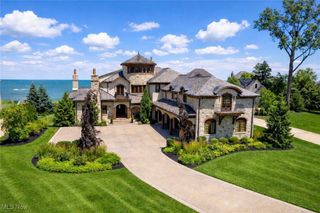 32894 Lake Road, Avon Lake, OH 44012