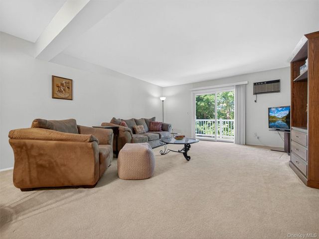 187 Doxbury Lane, Suffern, NY 10901