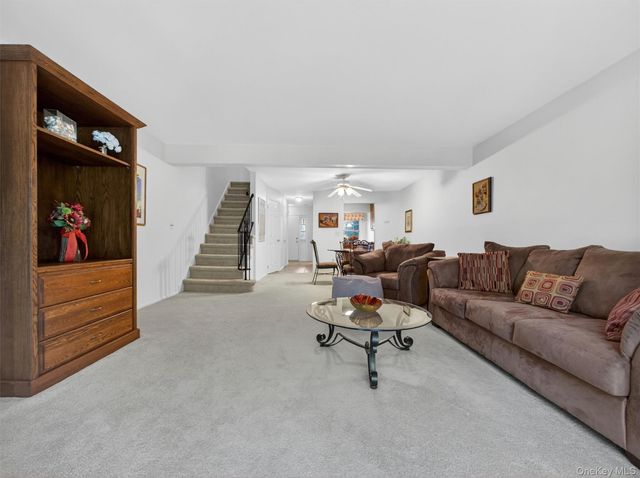 187 Doxbury Lane, Suffern, NY 10901