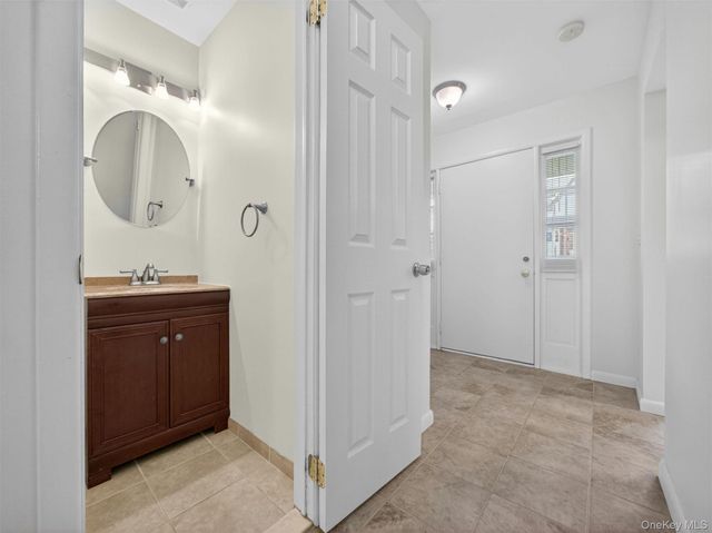 187 Doxbury Lane, Suffern, NY 10901