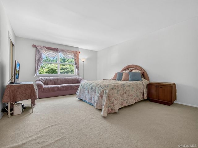 187 Doxbury Lane, Suffern, NY 10901