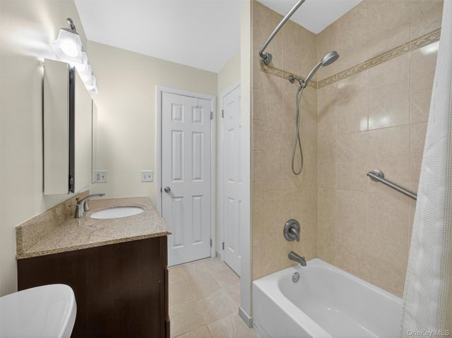 187 Doxbury Lane, Suffern, NY 10901