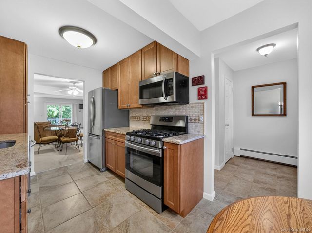 187 Doxbury Lane, Suffern, NY 10901