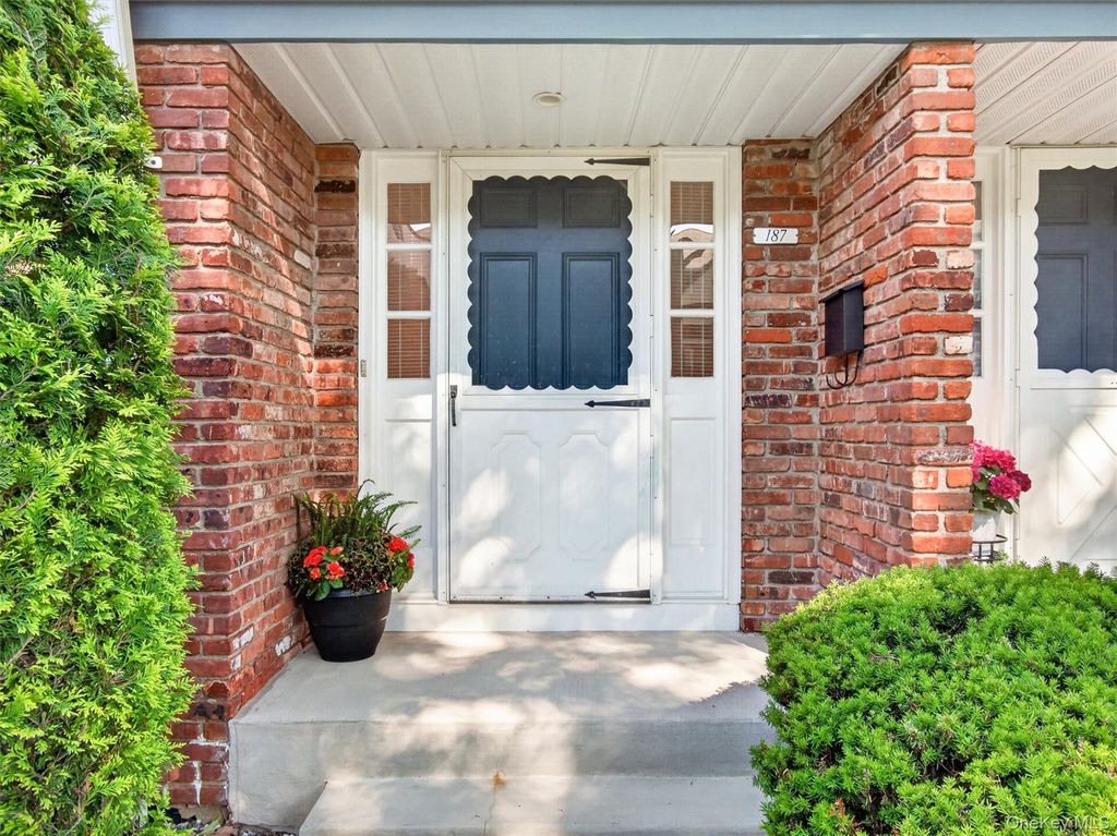 187 Doxbury Lane, Suffern, NY 10901