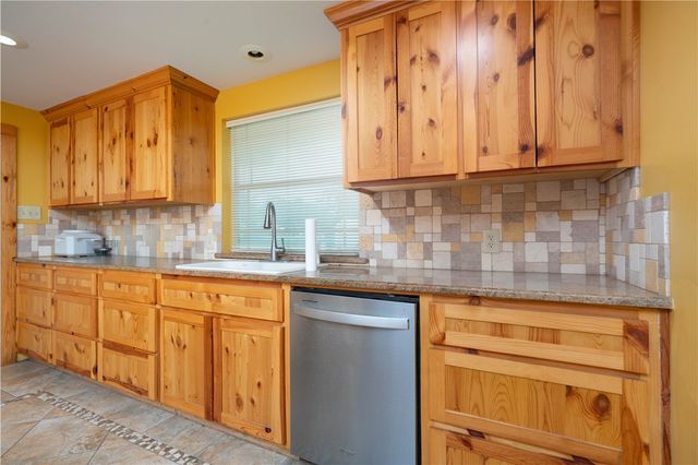 220 Irene St, Sandia, TX 78383