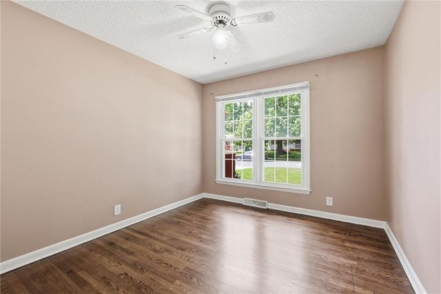 605 Gibson Road, Lee's Summit, MO 64063