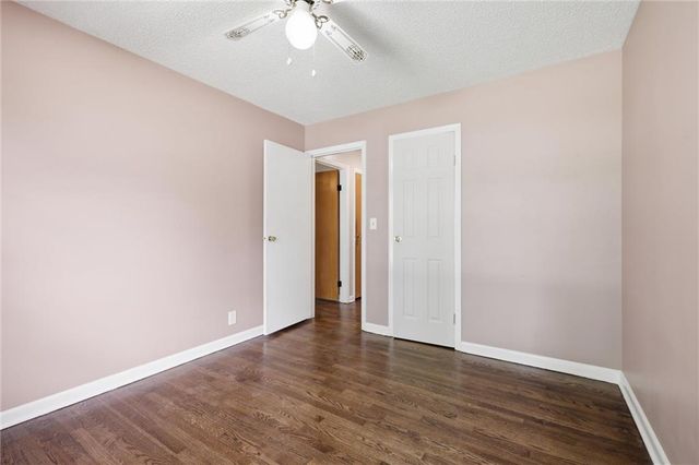 605 Gibson Road, Lee's Summit, MO 64063