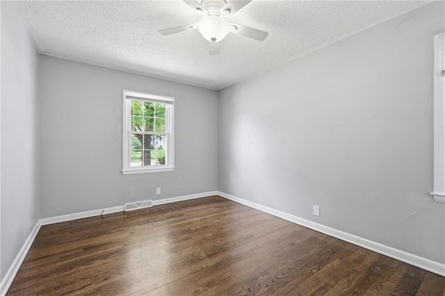 605 Gibson Road, Lee's Summit, MO 64063