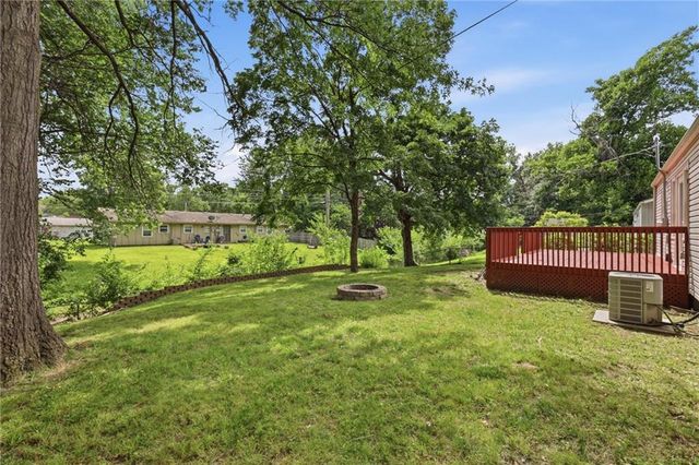605 Gibson Road, Lee's Summit, MO 64063
