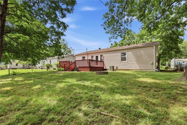 605 Gibson Road, Lee's Summit, MO 64063