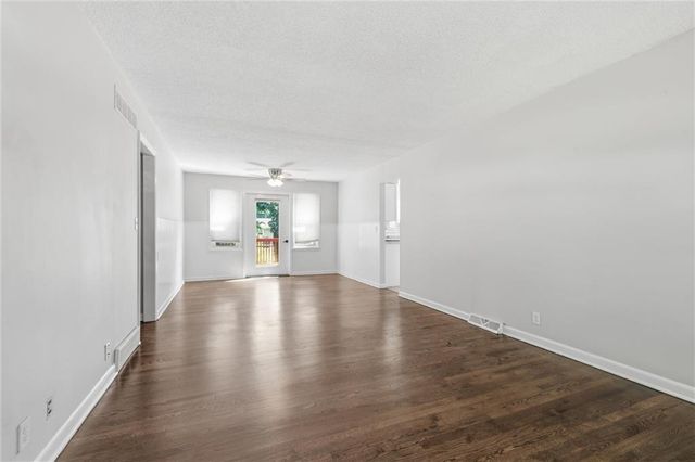 605 Gibson Road, Lee's Summit, MO 64063