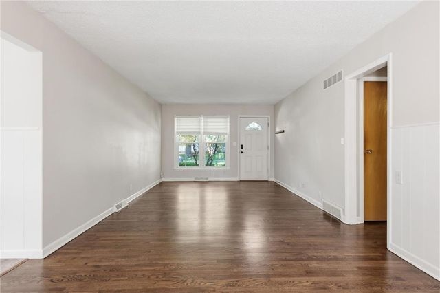 605 Gibson Road, Lee's Summit, MO 64063