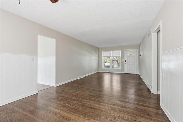 605 Gibson Road, Lee's Summit, MO 64063