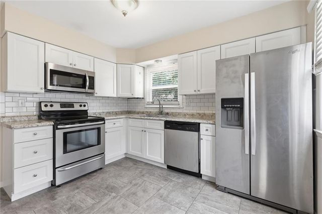 605 Gibson Road, Lee's Summit, MO 64063