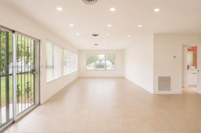 50 NE 132nd Ter, North Miami, FL 33161