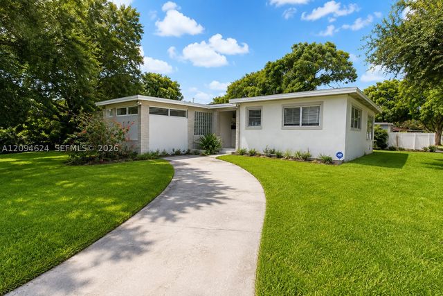 50 NE 132nd Ter, North Miami, FL 33161