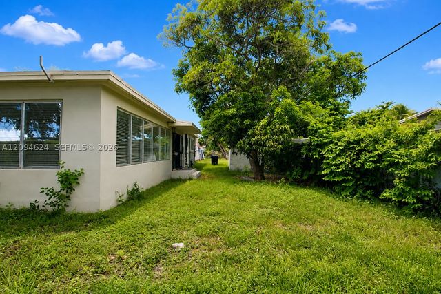50 NE 132nd Ter, North Miami, FL 33161