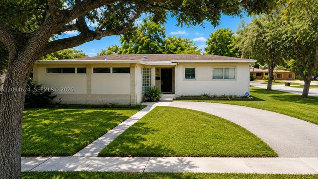 50 NE 132nd Ter, North Miami, FL 33161