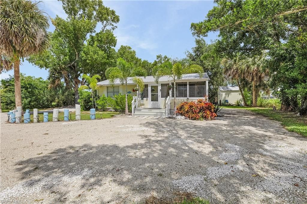 3300 6th AVE, ST. JAMES CITY, FL 33956 — photo 2