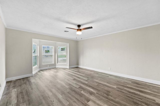 1405 Palm Street, La Marque, TX 77568