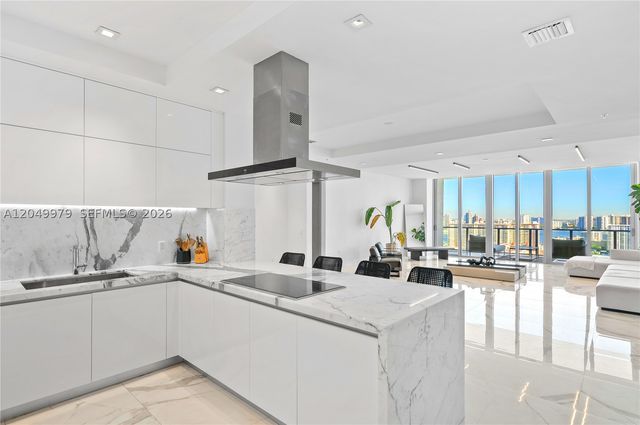 300 Sunny Isles Blvd Penthouse-03, Sunny Isles Beach, FL 33160