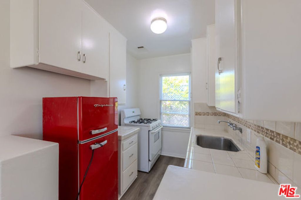 1940 S Robertson Boulevard 10, Los Angeles, CA 90034