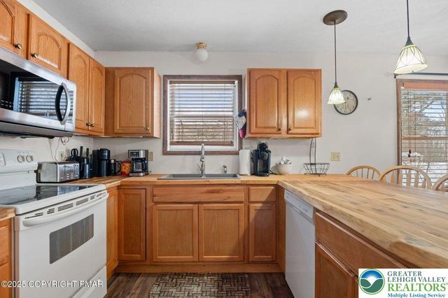 11 Bishop Circle, Penn Forest Twp, PA 18210