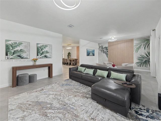 13218 SW 189th Ter, Miami, FL 33177
