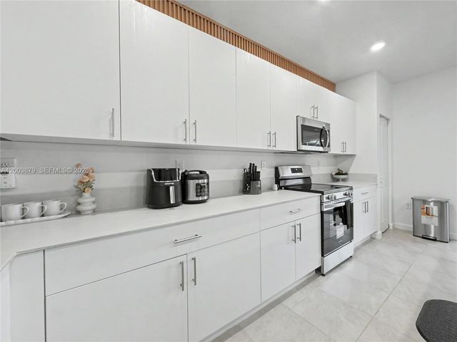 13218 SW 189th Ter, Miami, FL 33177