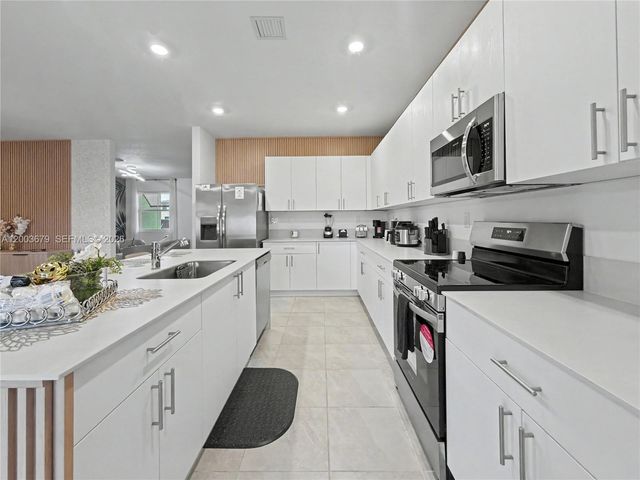 13218 SW 189th Ter, Miami, FL 33177