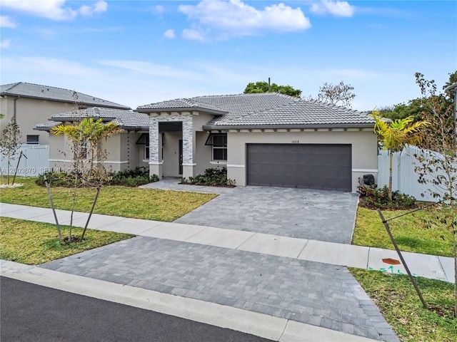 13218 SW 189th Ter, Miami, FL 33177