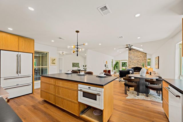 7906 Havenwood DR, Austin, TX 78759