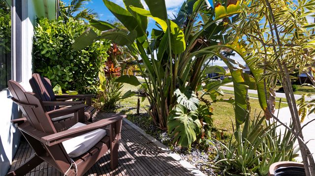 909 SE 16th Place, Deerfield Beach, FL 33441