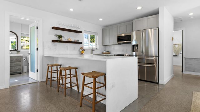 909 SE 16th Place, Deerfield Beach, FL 33441