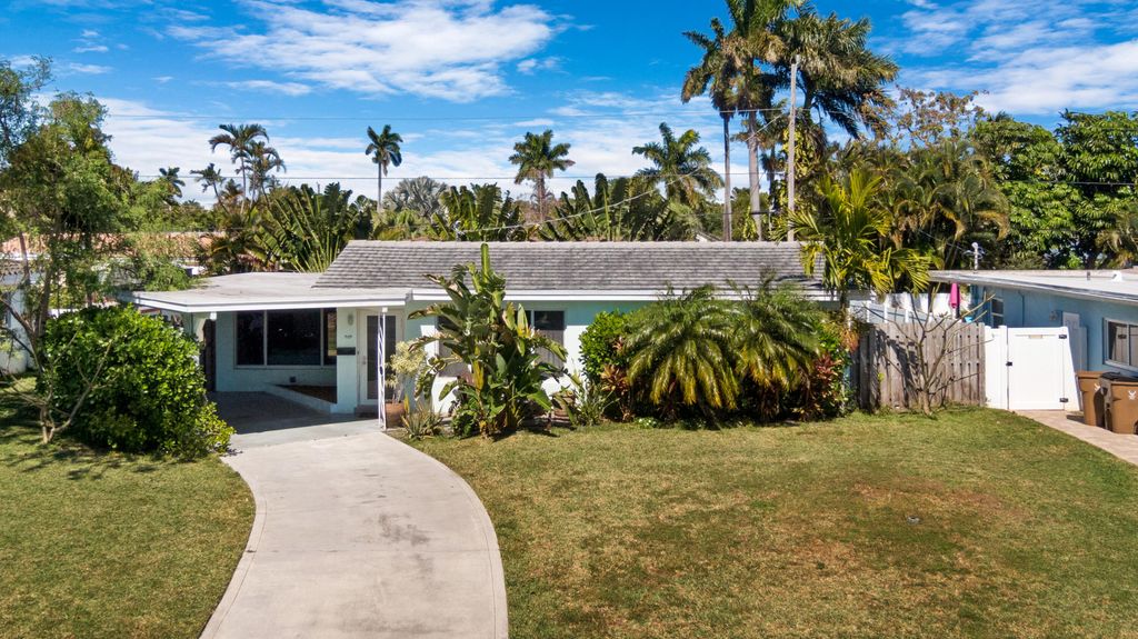 909 SE 16th Place, Deerfield Beach, FL 33441