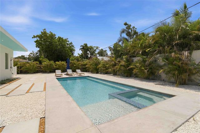 2306 VALENCIA DRIVE, Sarasota, FL 34239